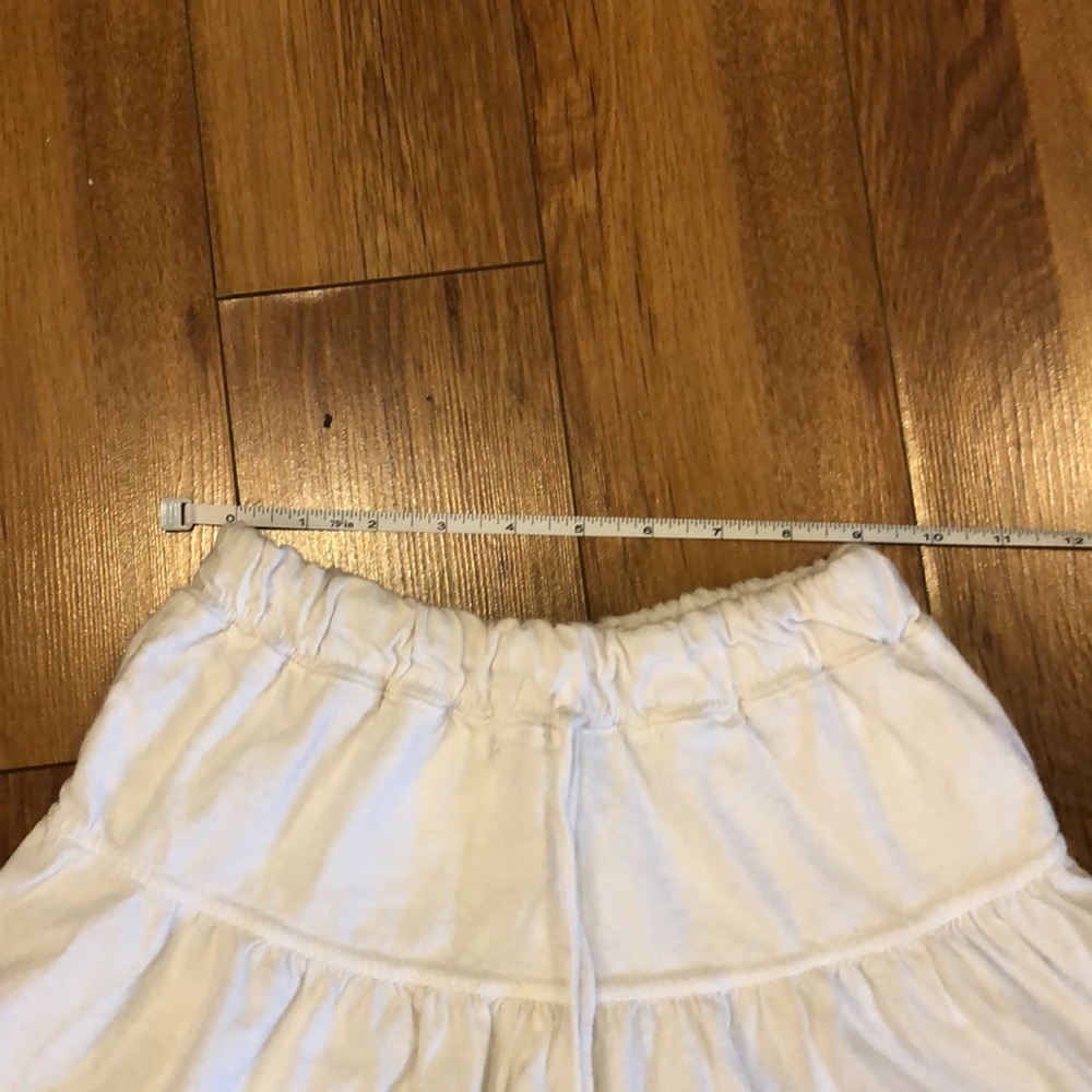 Flirty Miniskirt with shorts underneath - Picture 3 of 4